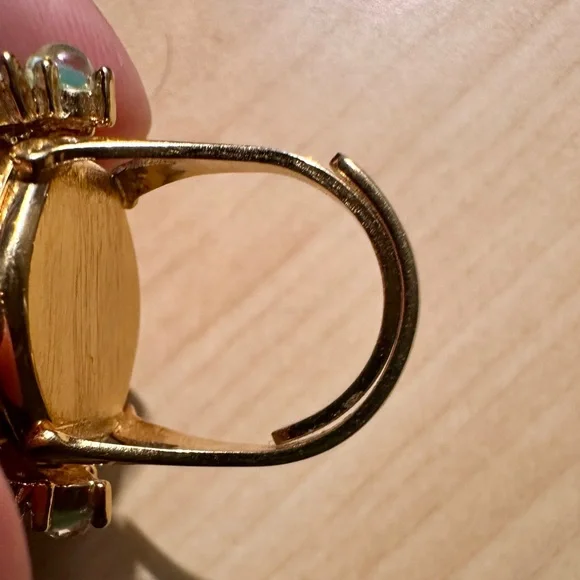 Pedre 17 Jewels Cluster Watch Ring - Adjustable - Picture 4 of 7